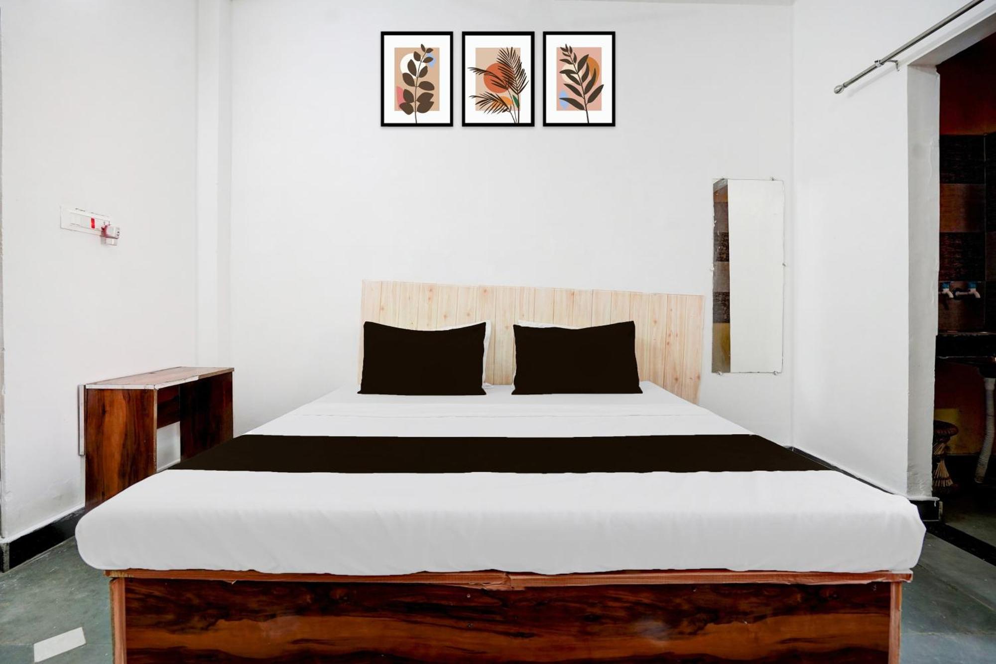 Hotel O Ramdut Palace Guest House Faizabad Экстерьер фото